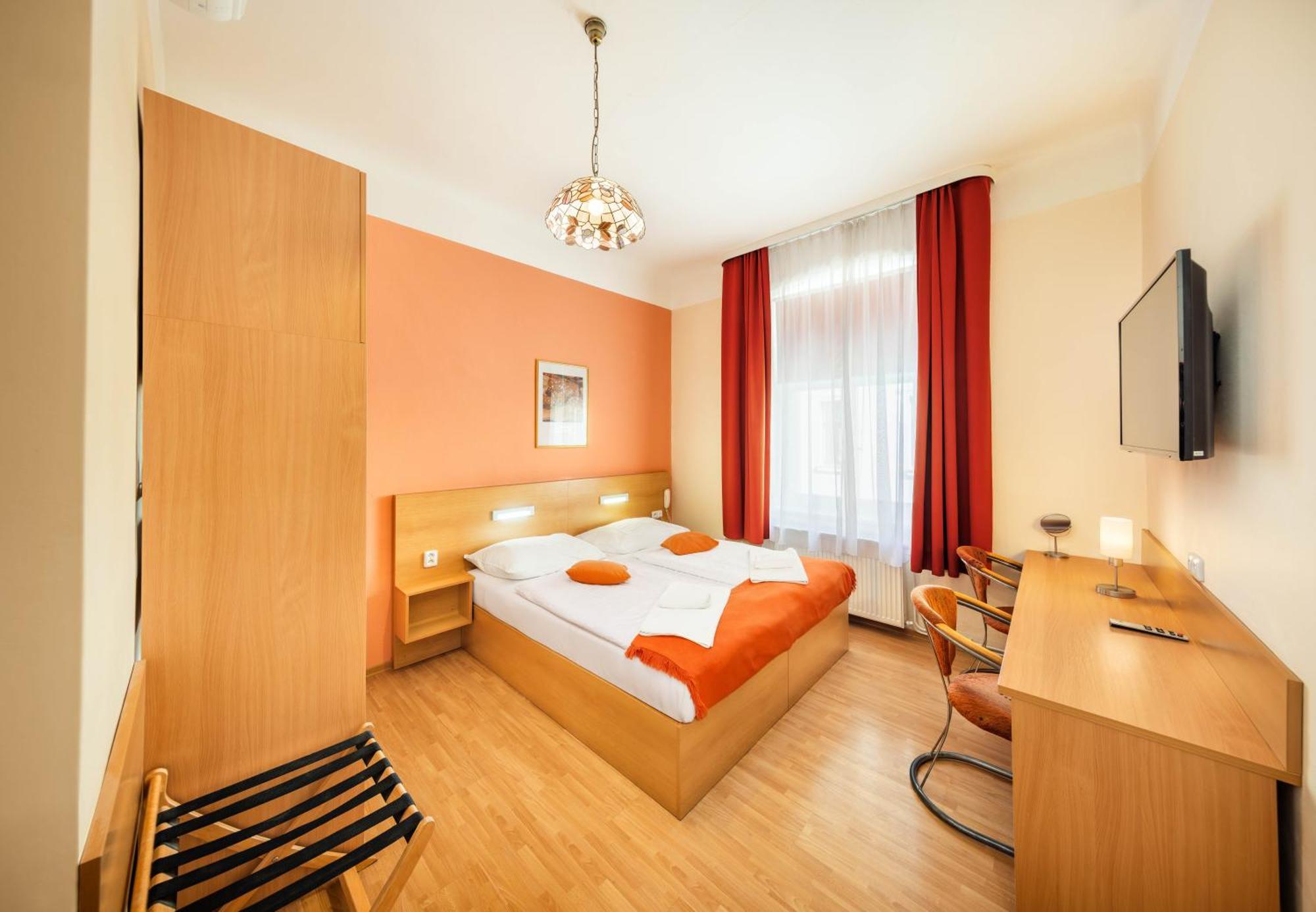Golden Garni Otel Prag