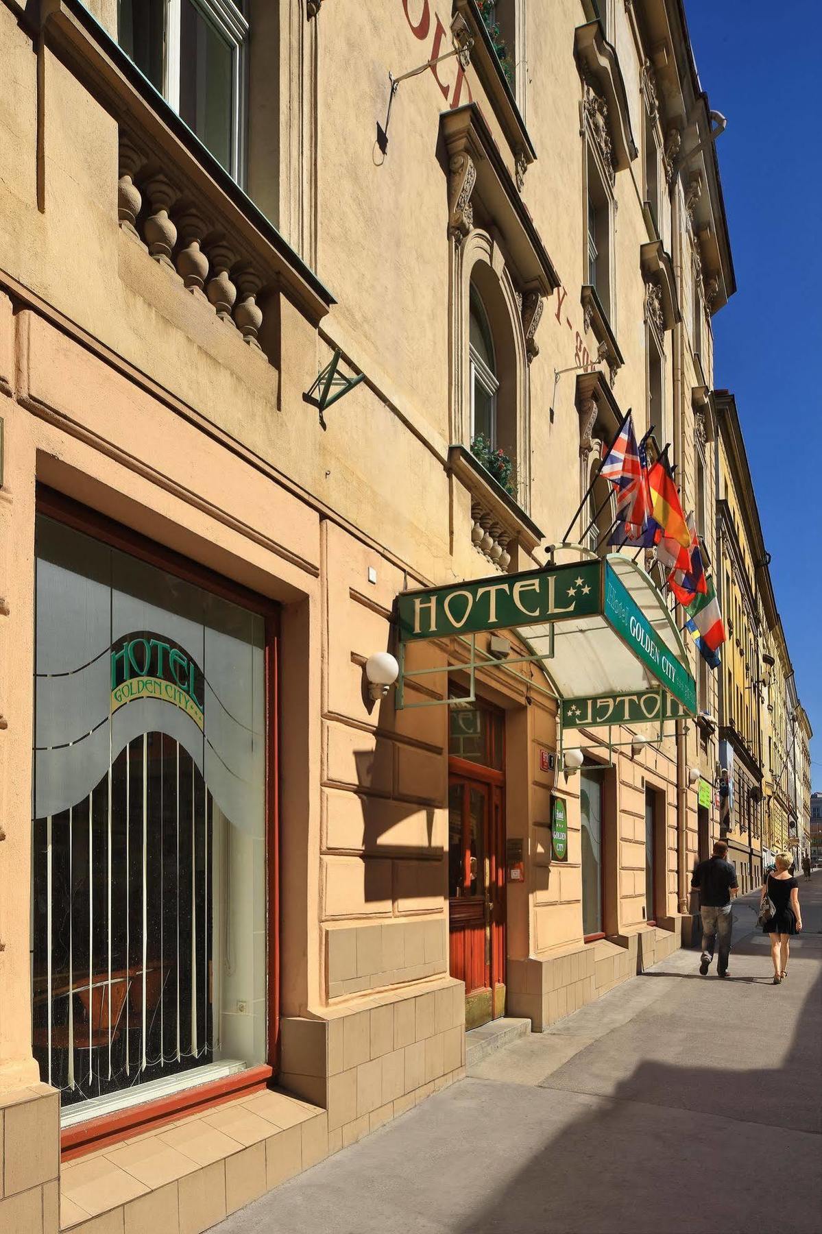 Golden Garni Otel 3*